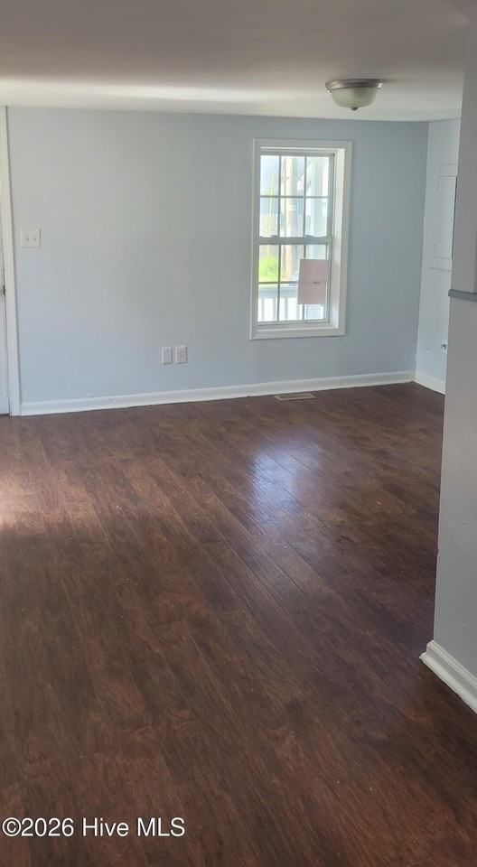 420 Perry St - Photo 2 of 14