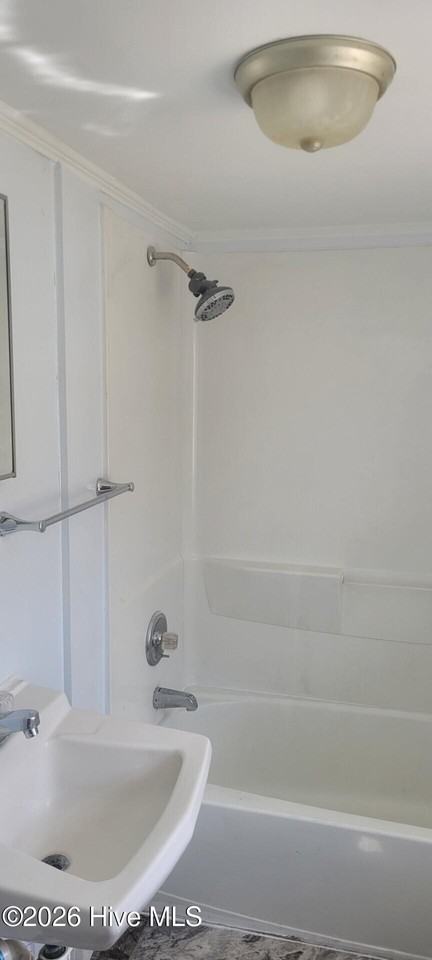 420 Perry St - Photo 5 of 14