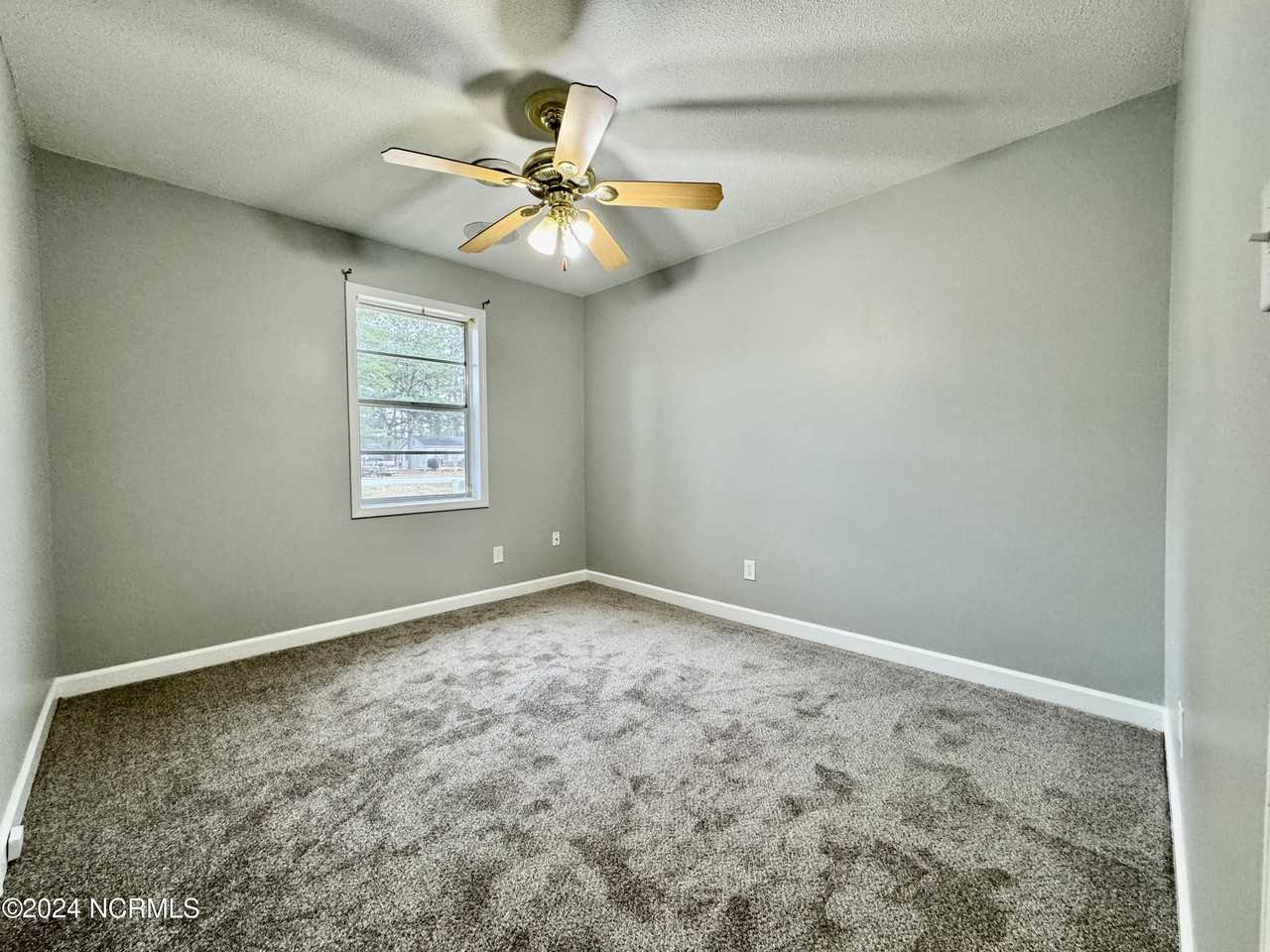 526 W Thurman Rd - Photo 6 of 18