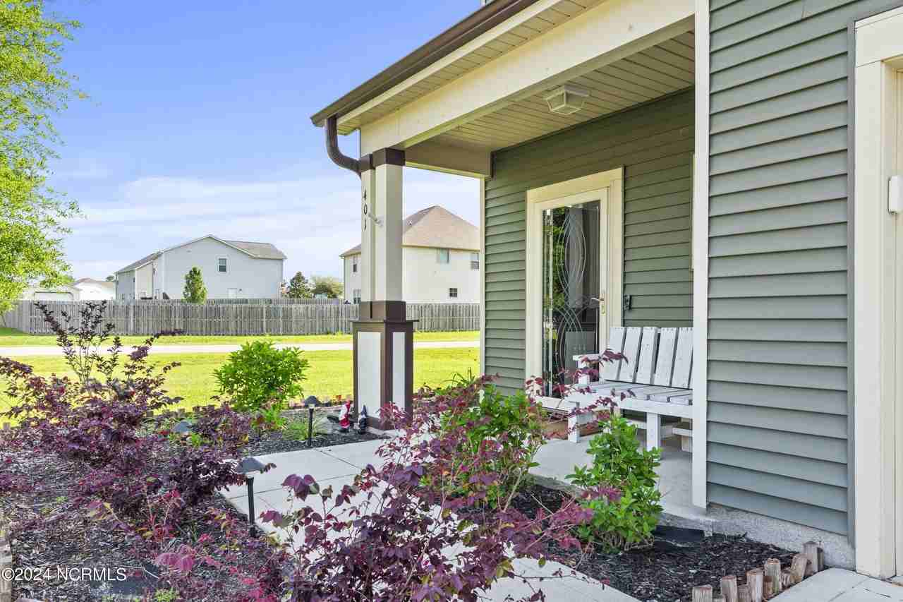 401 Hope Ct - Photo 4 of 50