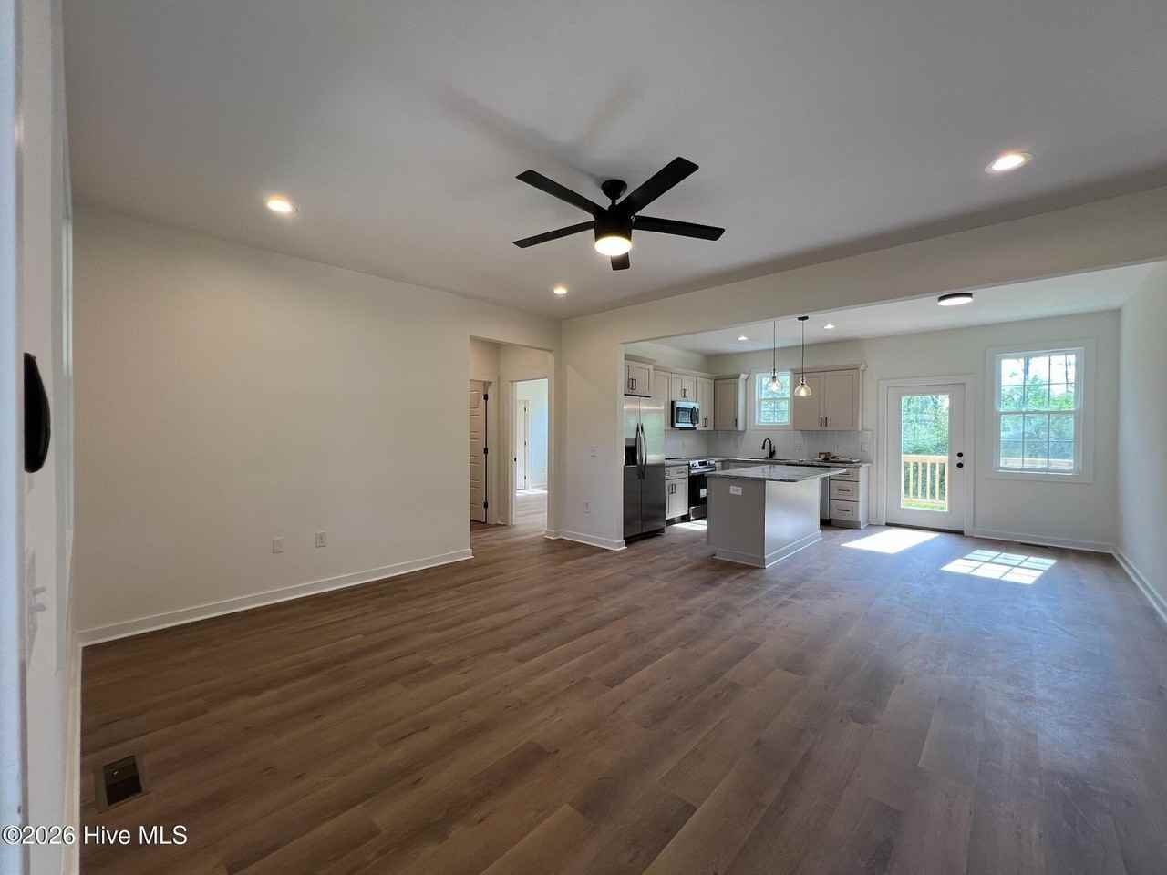 405 James St - Photo 2 of 31