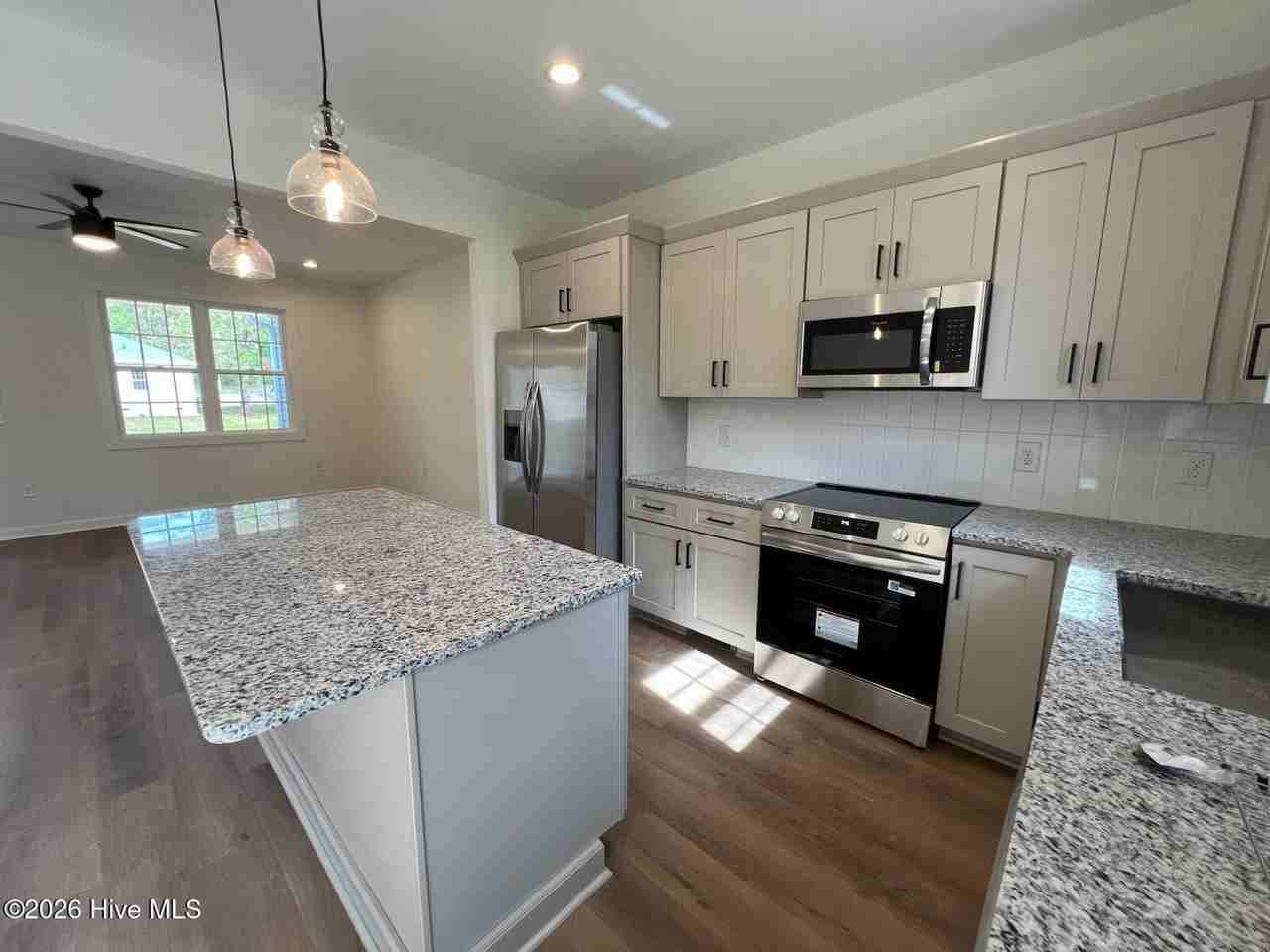 405 James St - Photo 6 of 31