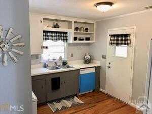 1145 Lavender Rd - Photo 6 of 26