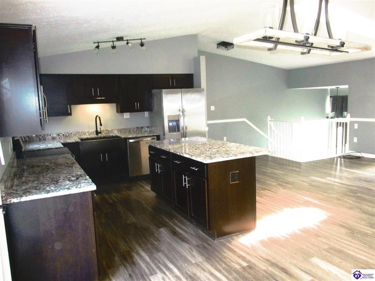 609 Foxfire Rd - Photo 5 of 17