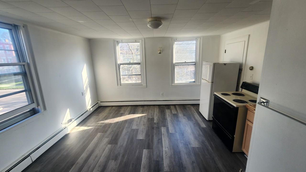 50 Temple Street - Photo 2 of 5