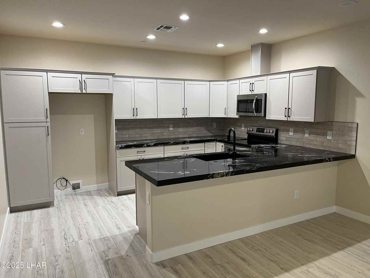 3430 Kearsage Dr Unit B101 - Photo 3 of 15