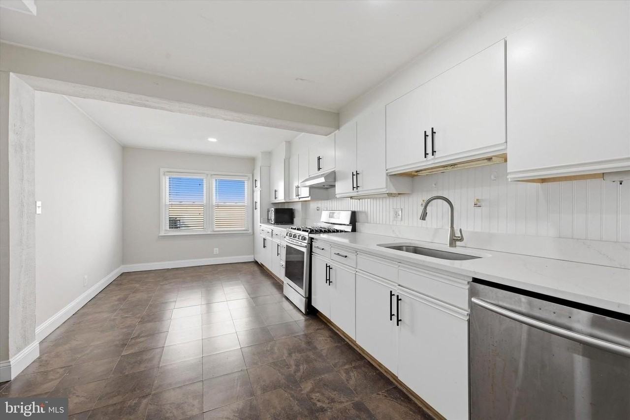 3 Curtis Ave - Photo 3 of 18