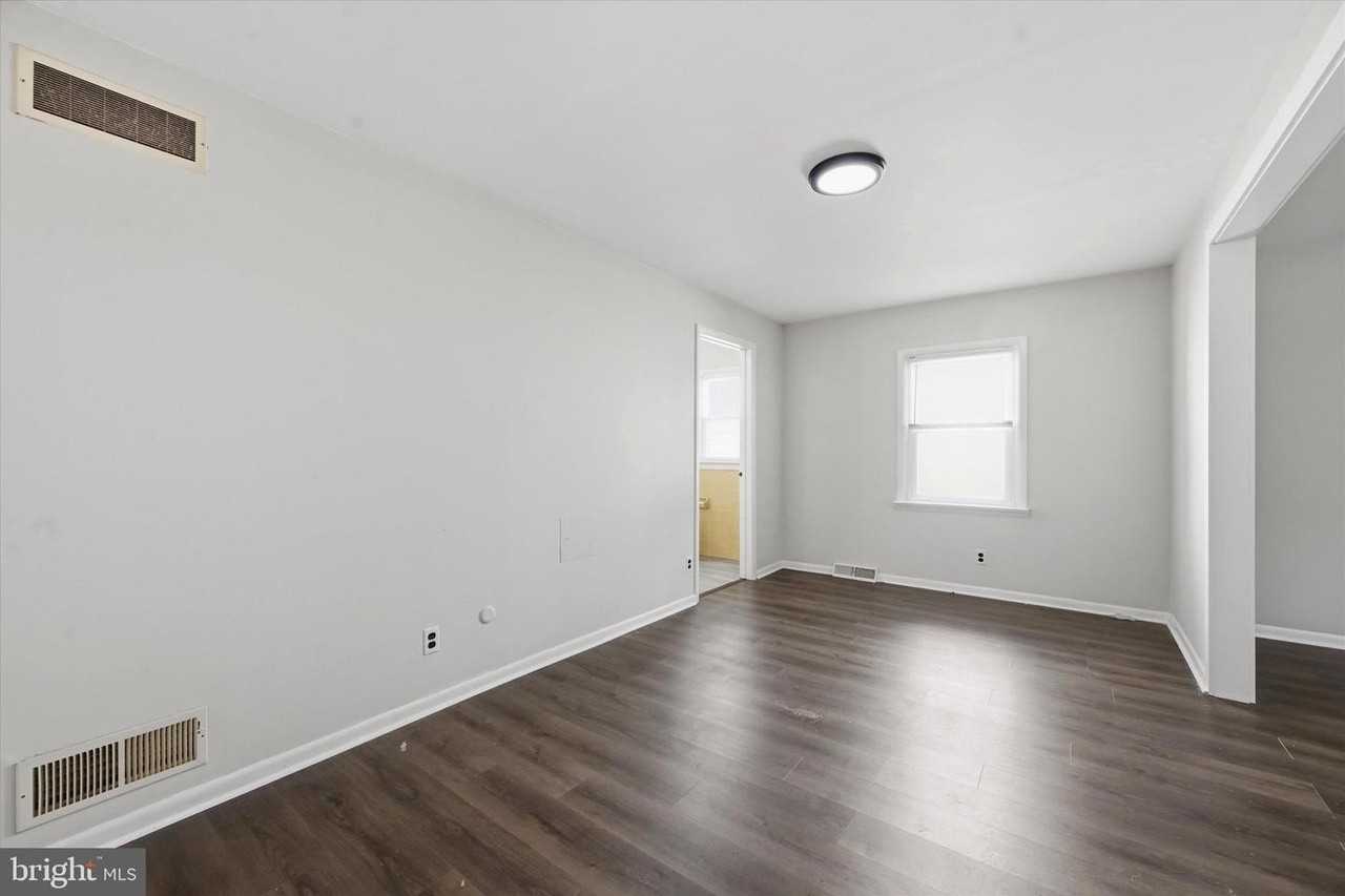 3 Curtis Ave - Photo 7 of 18