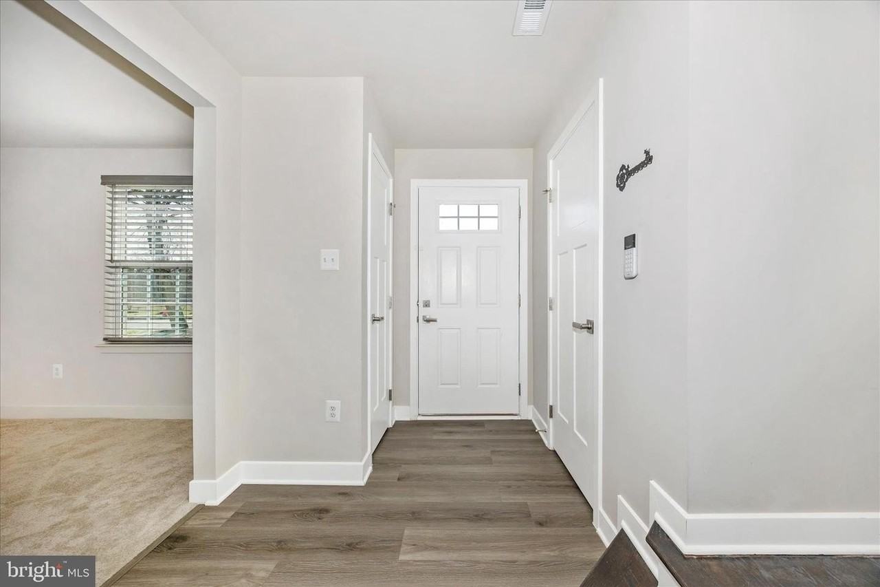 195 Bel Aire Ln - Photo 2 of 32