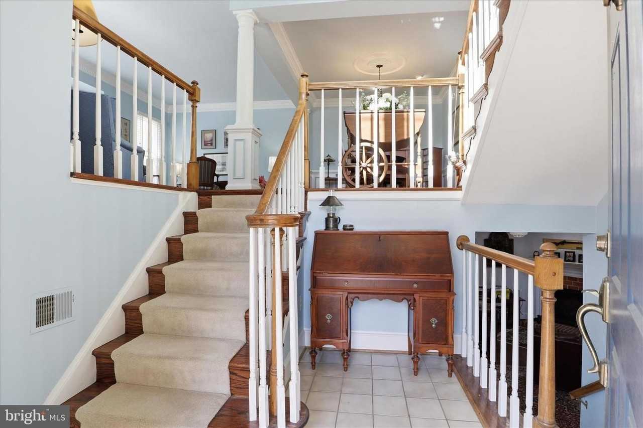 10454 Breckinridge Ln - Photo 3 of 31