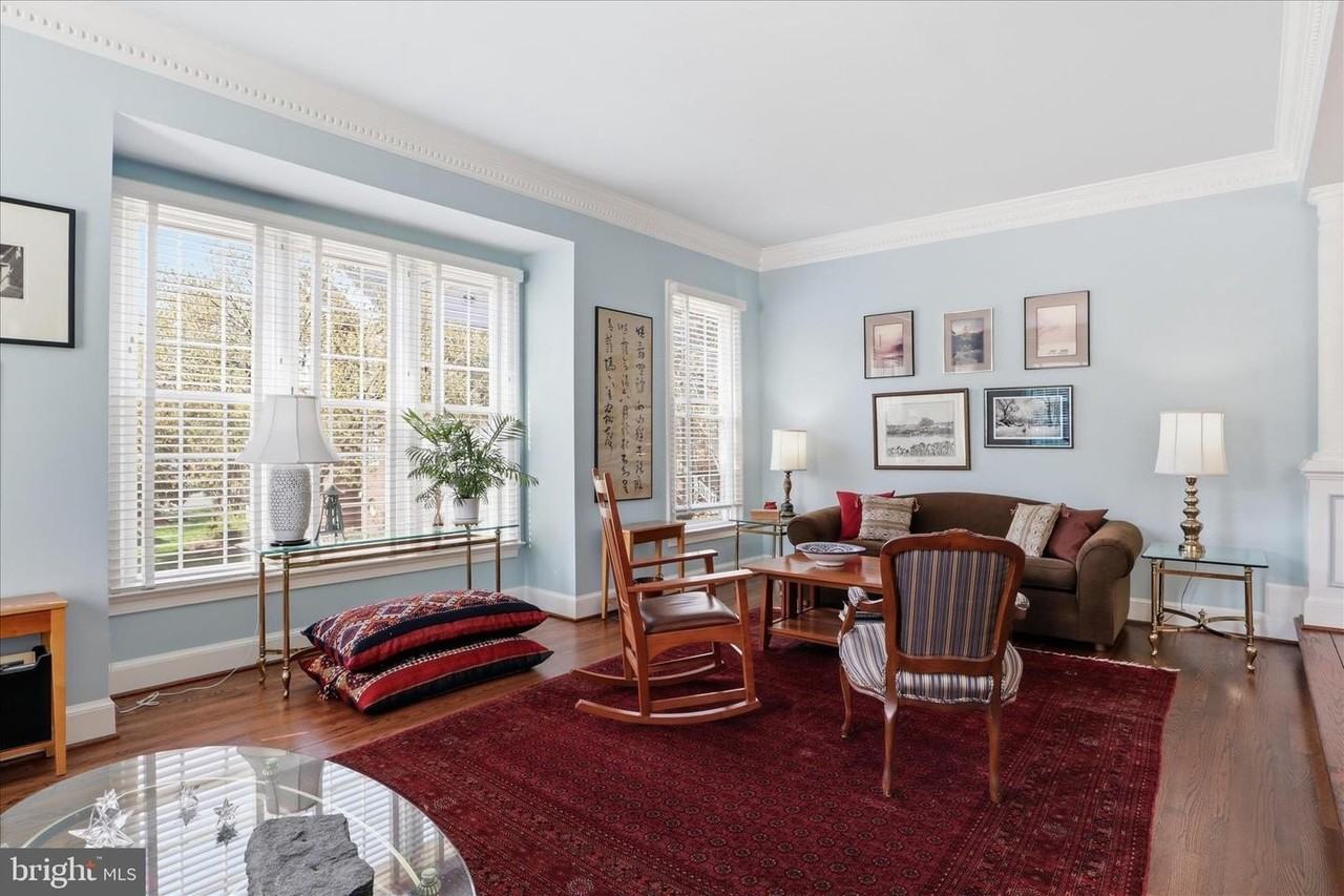 10454 Breckinridge Ln - Photo 4 of 31