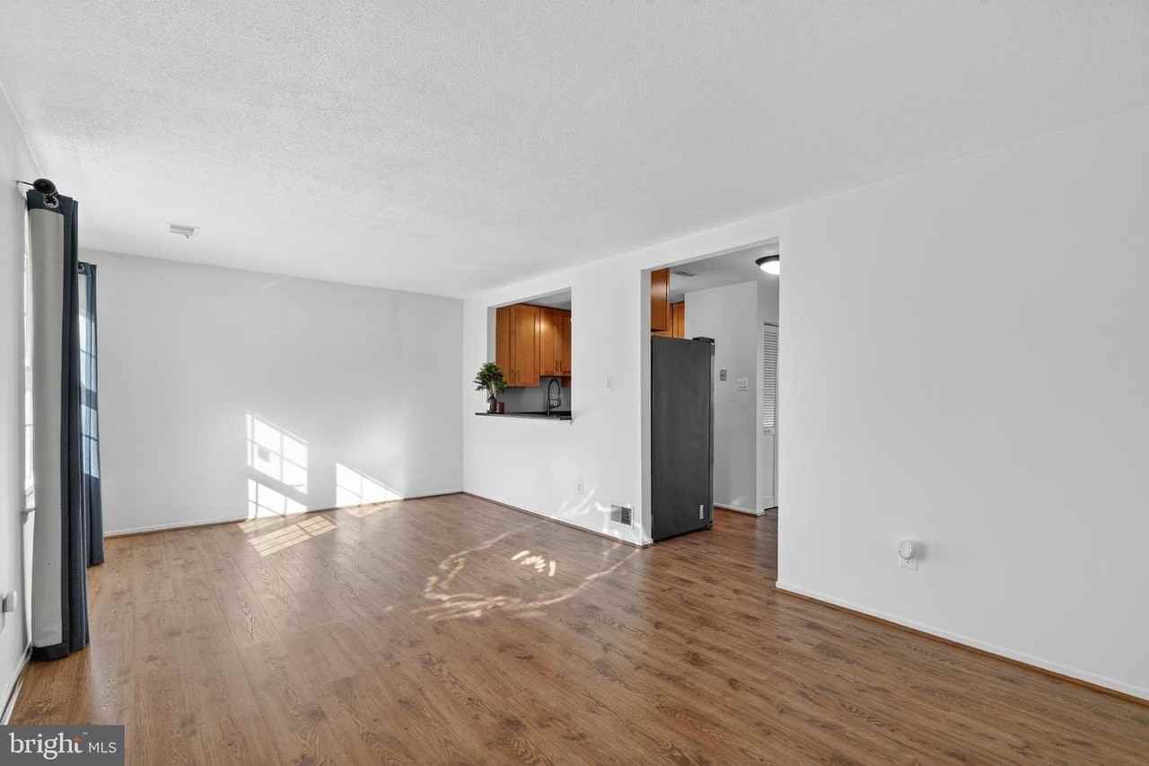 9594 Inverary Ct - Photo 4 of 25