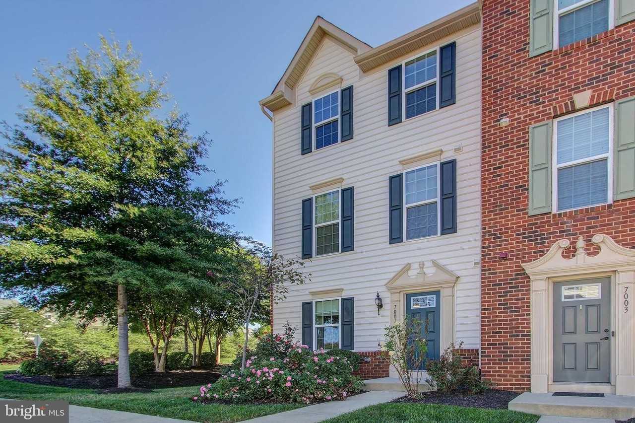 7001 Trek Way - Photo 2 of 32