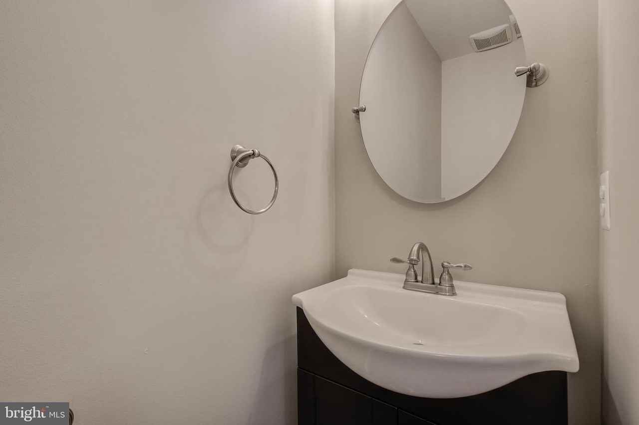 7001 Trek Way - Photo 6 of 32