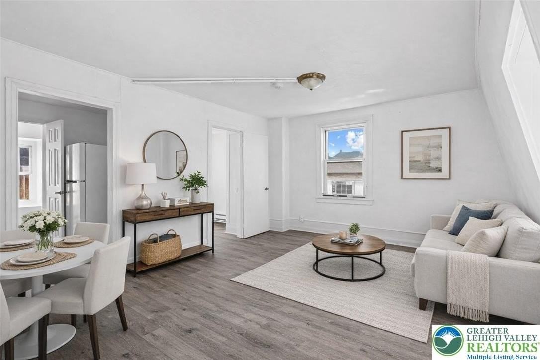 1113 Ferry St Apt 3 - Photo 4 of 15