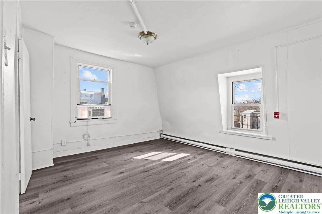 1113 Ferry St Apt 3 - Photo 5 of 15