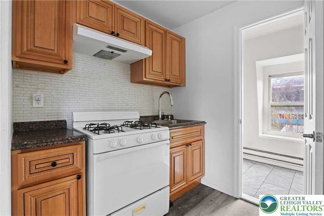 1113 Ferry St Apt 3 - Photo 6 of 15