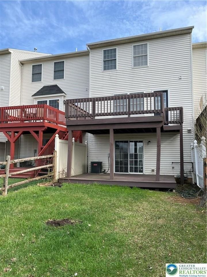 338 S Oak St - Photo 2 of 15