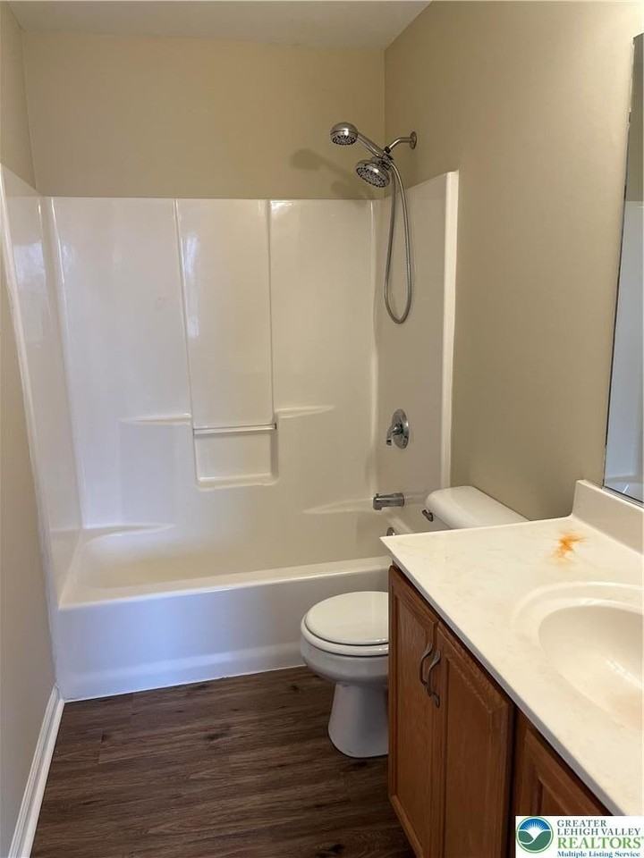 338 S Oak St - Photo 5 of 15