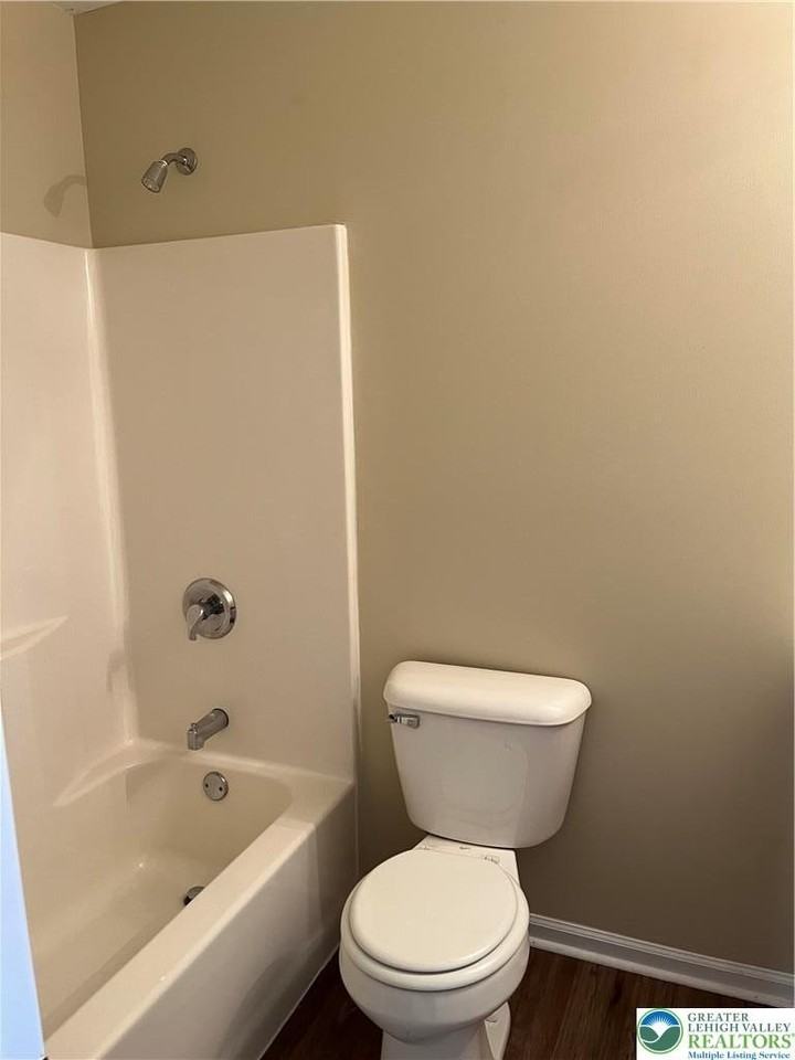 338 S Oak St - Photo 6 of 15