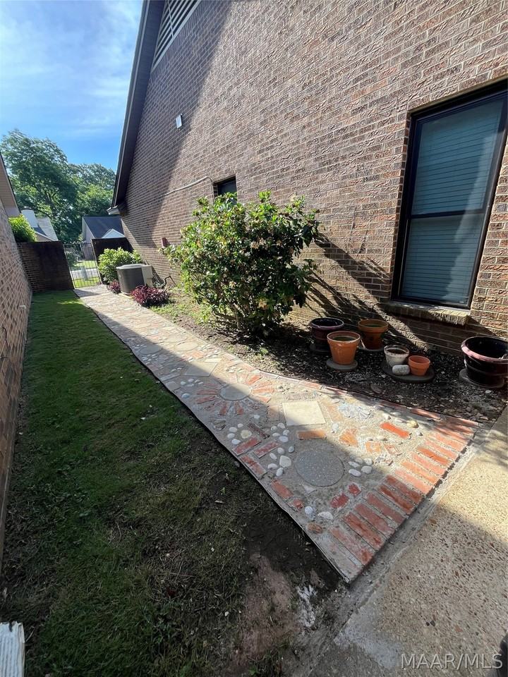 387 Mitchell Ave - Photo 2 of 2