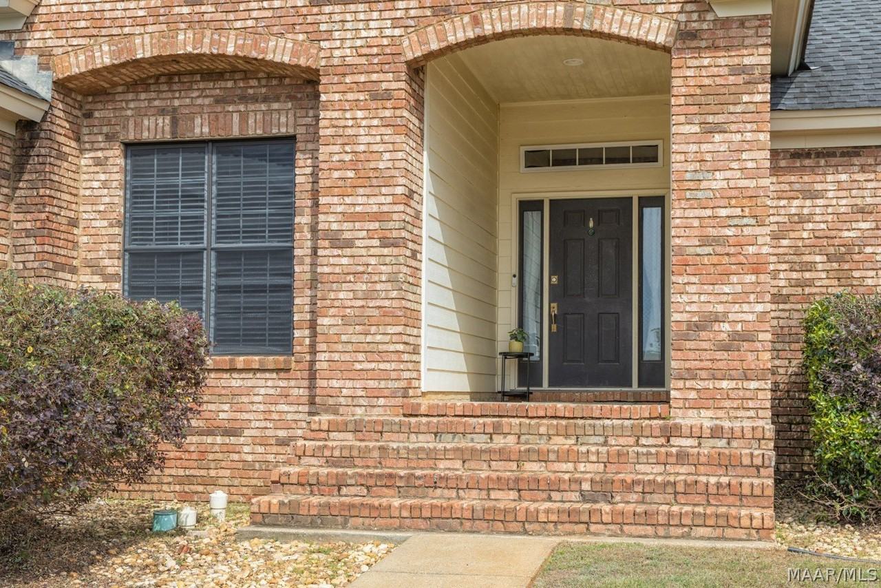 616 Castle Brook Dr - Photo 2 of 40