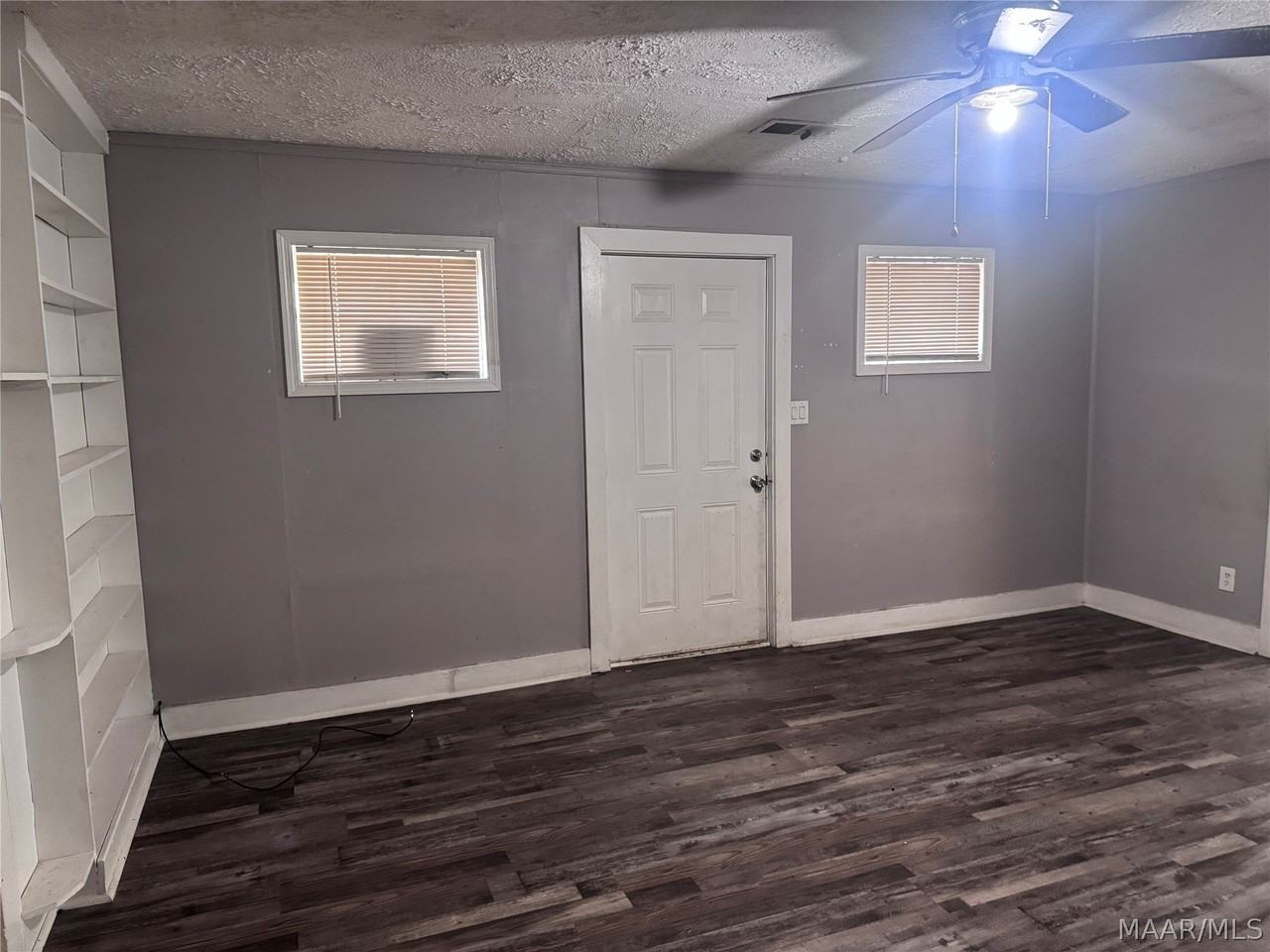 1750 Yarbrough St - Photo 4 of 20