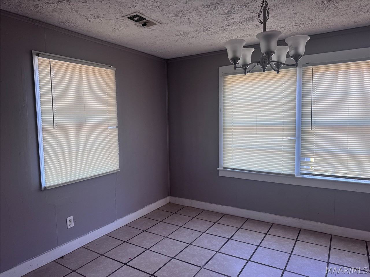 1750 Yarbrough St - Photo 7 of 20