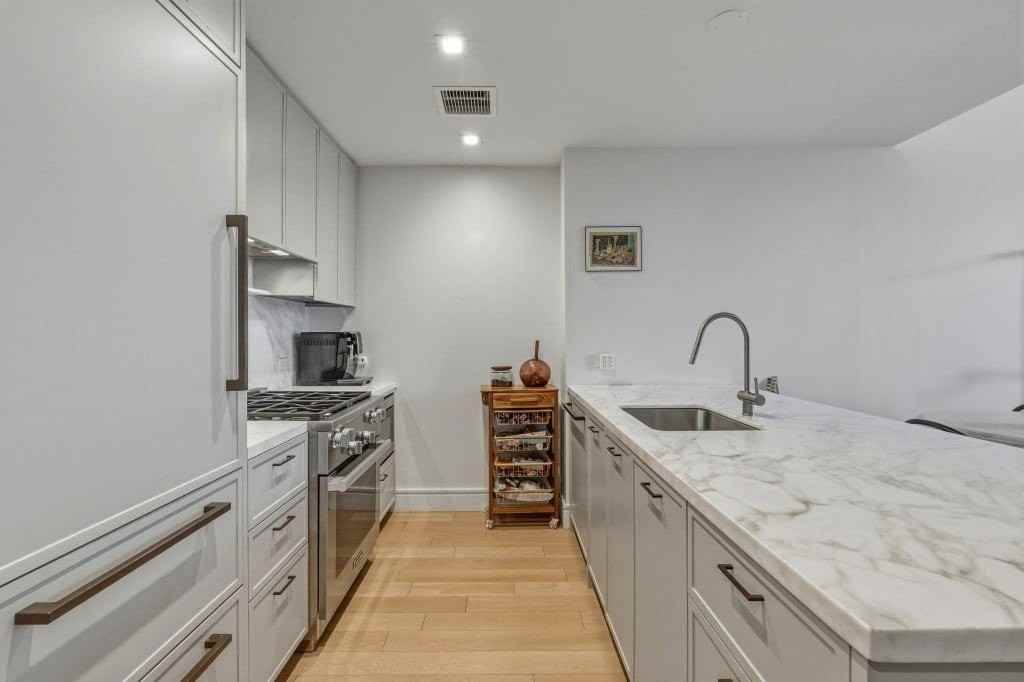 540 Avenue Of The Americas #4A - Photo 3 of 19