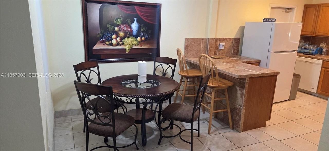 2359 N Wallen Dr - Photo 3 of 18