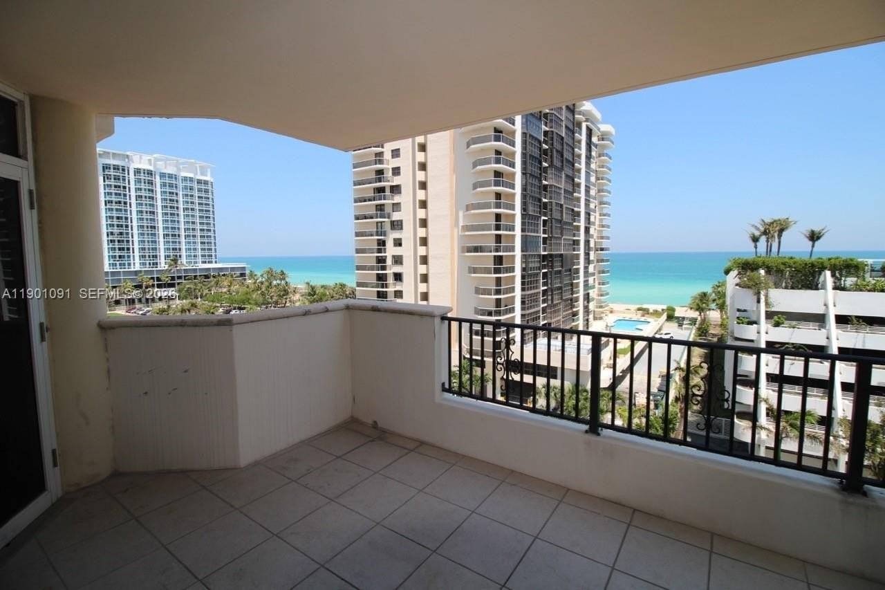 6422 Collins Ave #701 - Photo 6 of 21
