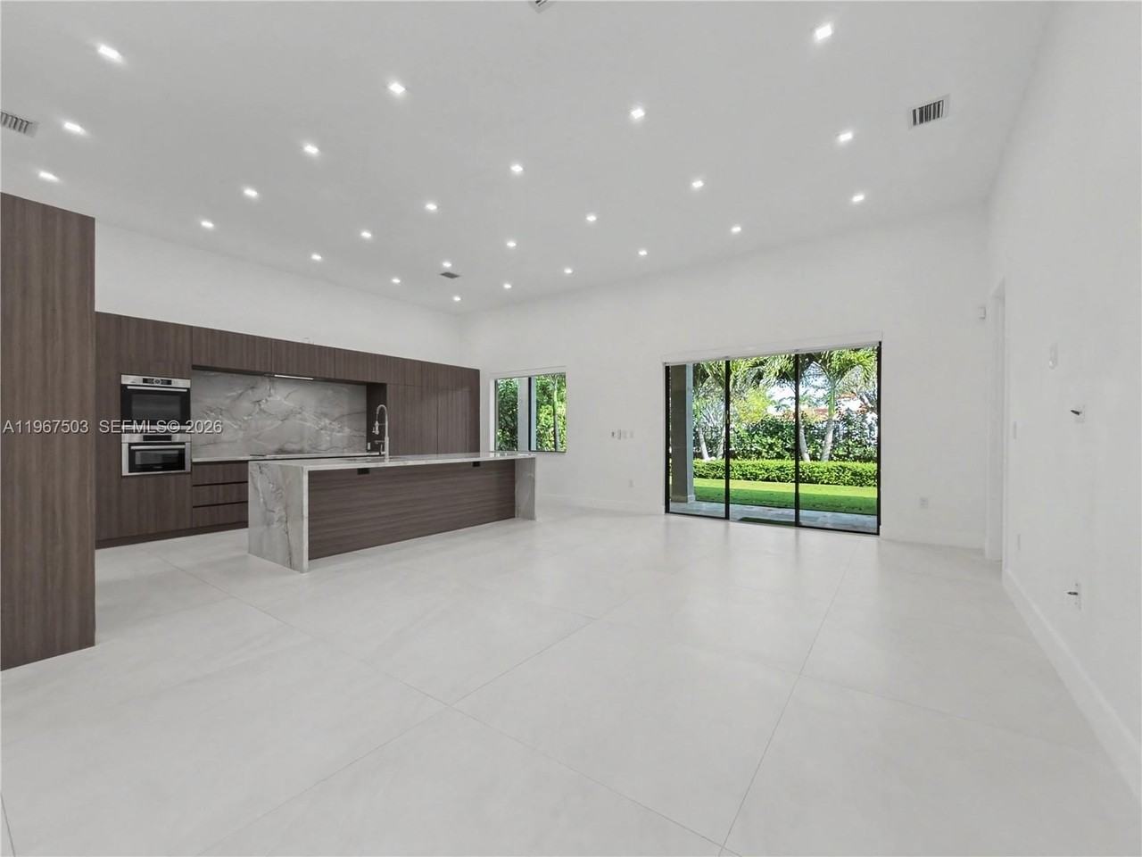 7733 Sw 193rd St - Photo 5 of 36
