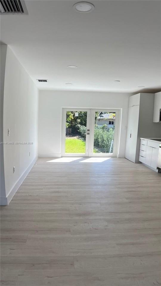 2800 Sw 25th St #1 - Photo 7 of 48