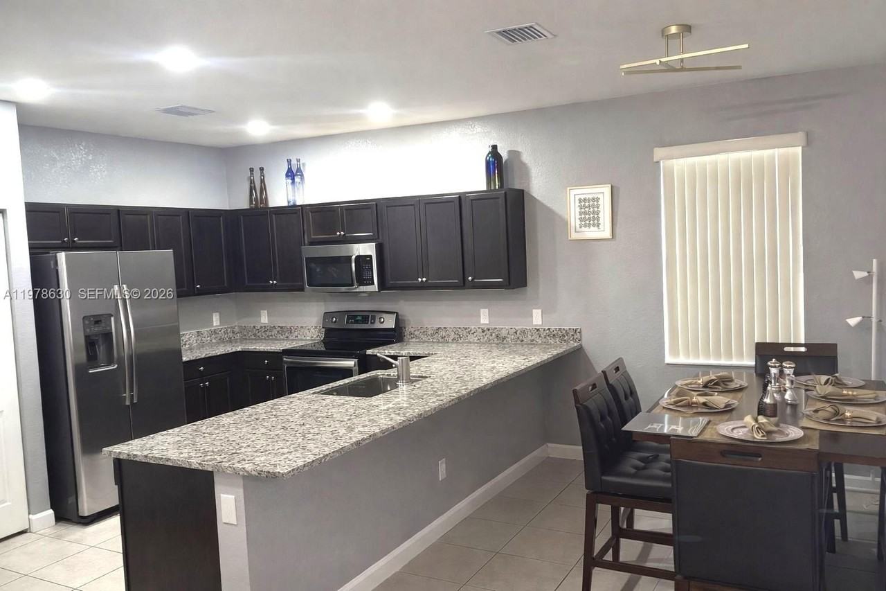 25341 Sw 117th Ave - Photo 2 of 15