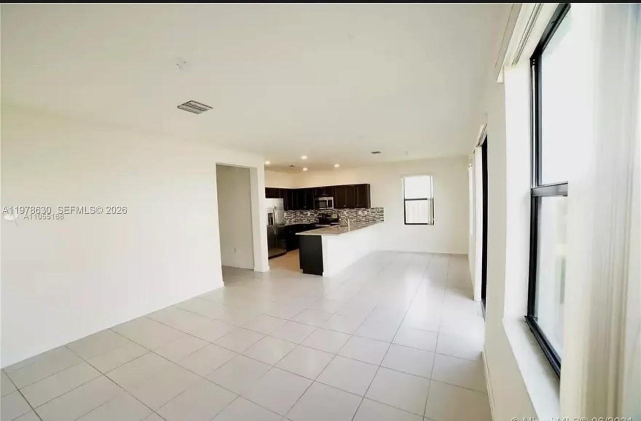 25341 Sw 117th Ave - Photo 3 of 15