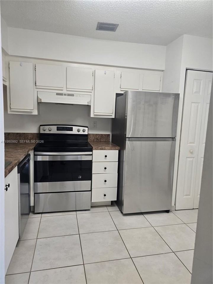 13922 Sw 91st Ter #13922 - Photo 7 of 14