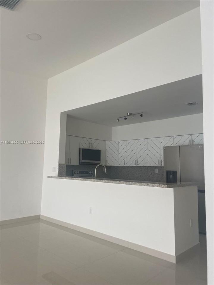 14728 Balgowan Rd - Photo 3 of 38