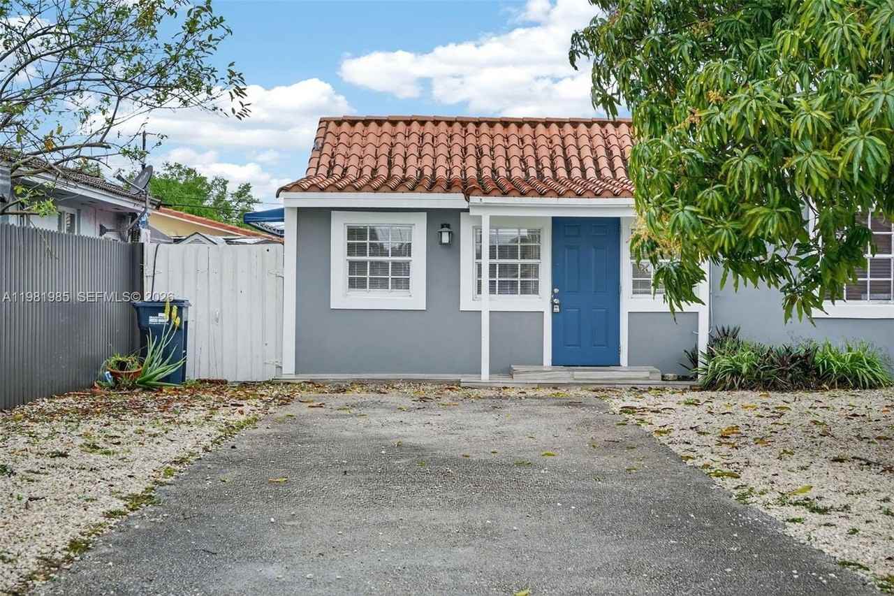 6761 Sw 13th Ter #1 - Photo 3 of 23