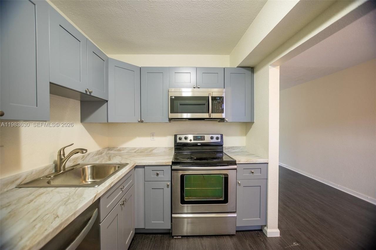 4803 Nw 9th Dr #4803 - Photo 3 of 34