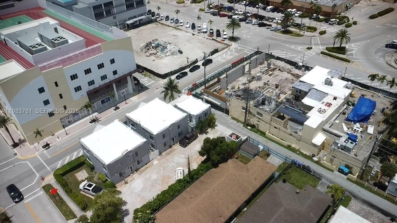 223 S 17th Ave #2 - Photo 4 of 10