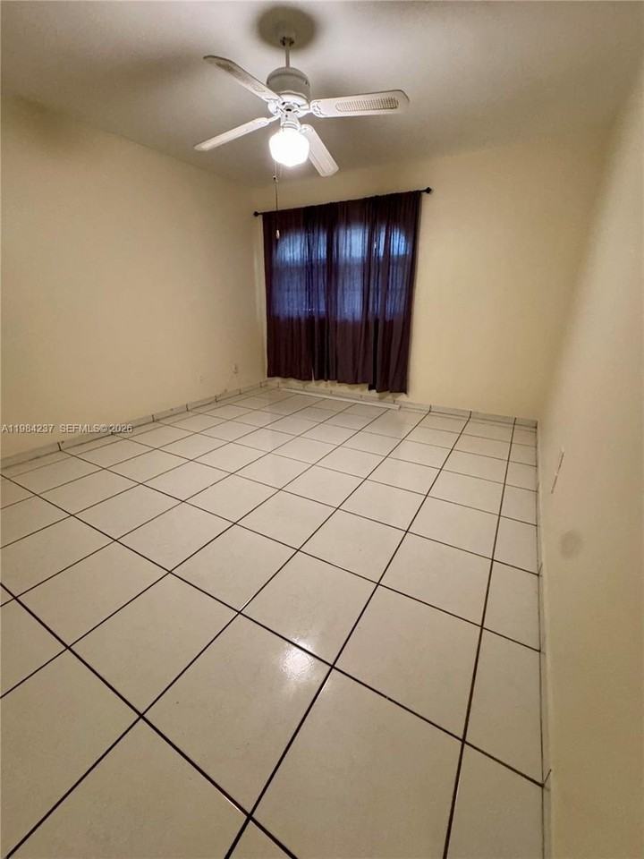 11234 Sw 169th St - Photo 6 of 10
