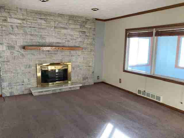 411 N Shady Bend Rd - Photo 3 of 23