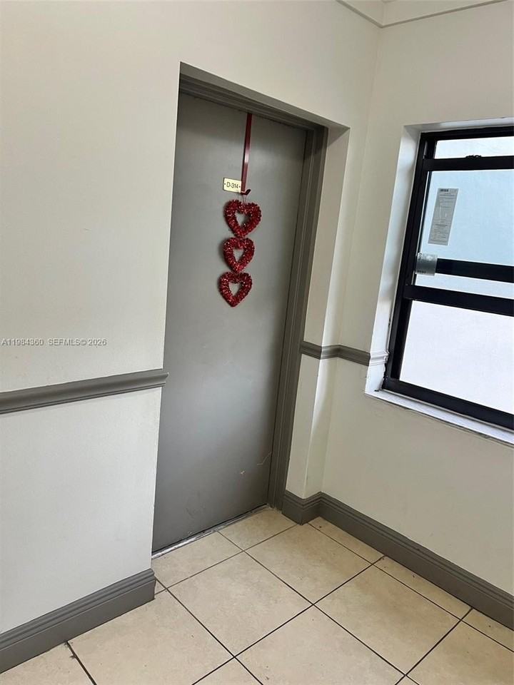 10431 N Kendall Dr #D314 - Photo 2 of 32