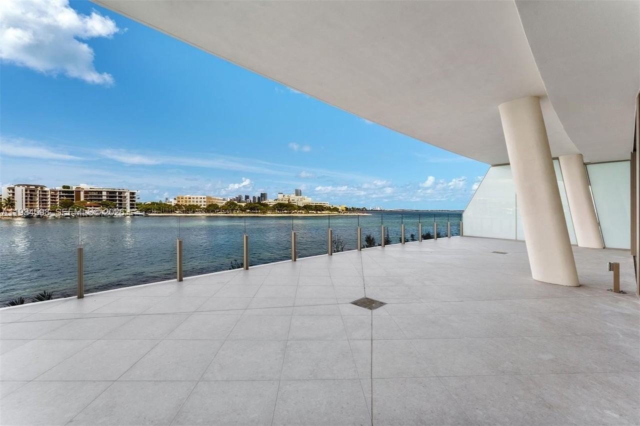 5 Grove Isle Dr #L204 - Photo 4 of 34