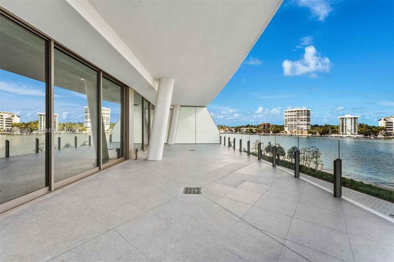 5 Grove Isle Dr #L204 - Photo 7 of 34