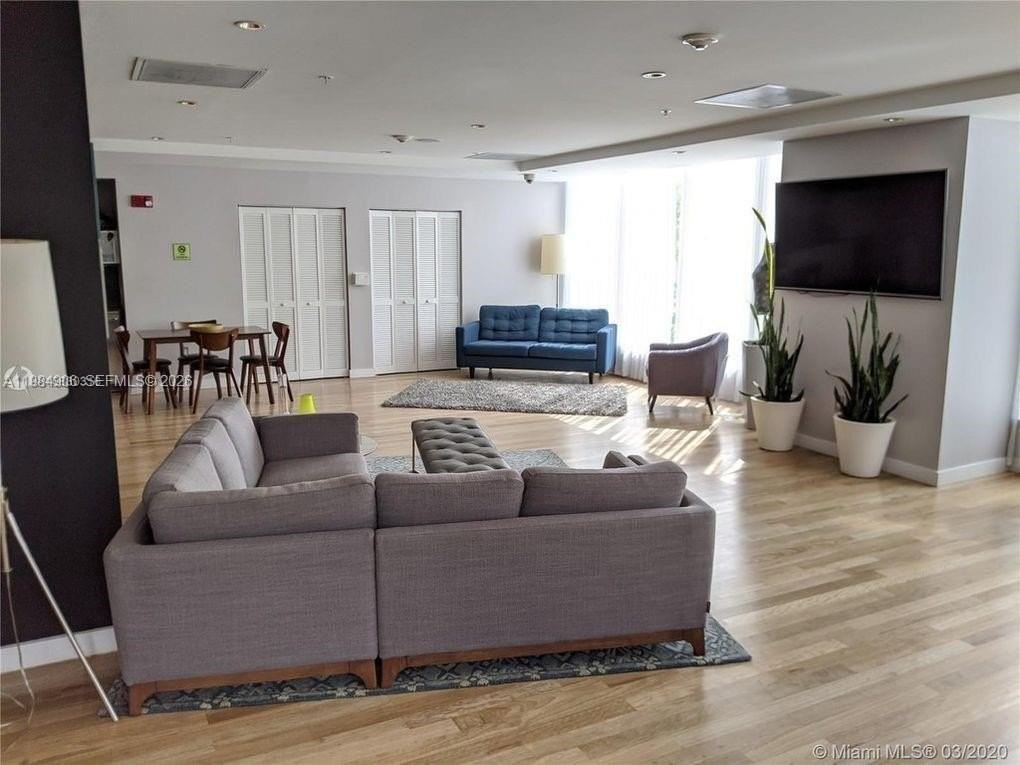 133 Ne 2nd Ave #302 - Photo 5 of 24