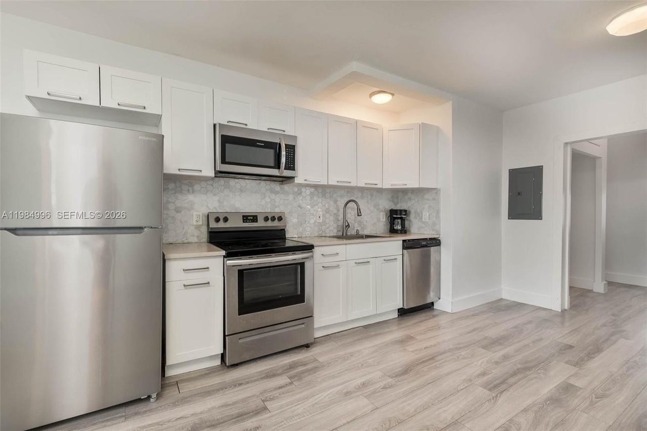 1275 Marseille Dr #35 - Photo 3 of 21