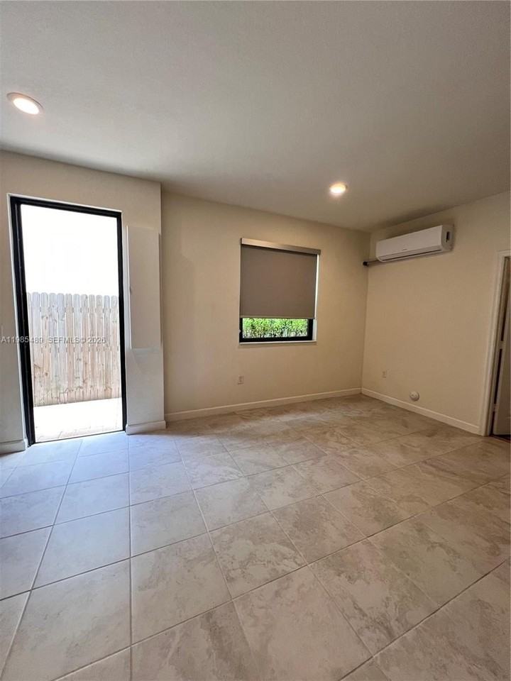 24836 Sw 118th Ave #0 - Photo 3 of 13