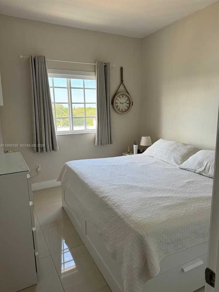 5271 Sw 8th St #405 - Photo 7 of 8