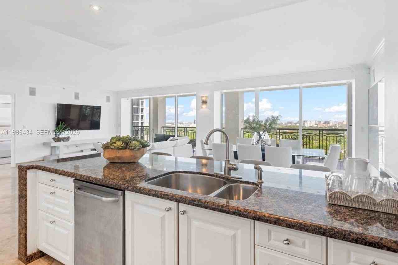 3400 Sw 27th Ave #1805 - Photo 7 of 40